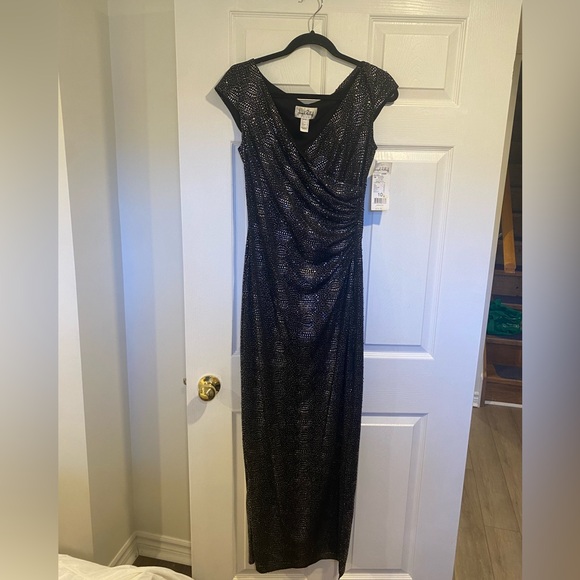 Joseph Ribkoff Black & Silver Metallic Maxi Gown – Size 10 – Made in Canada - Picture 2 of 10